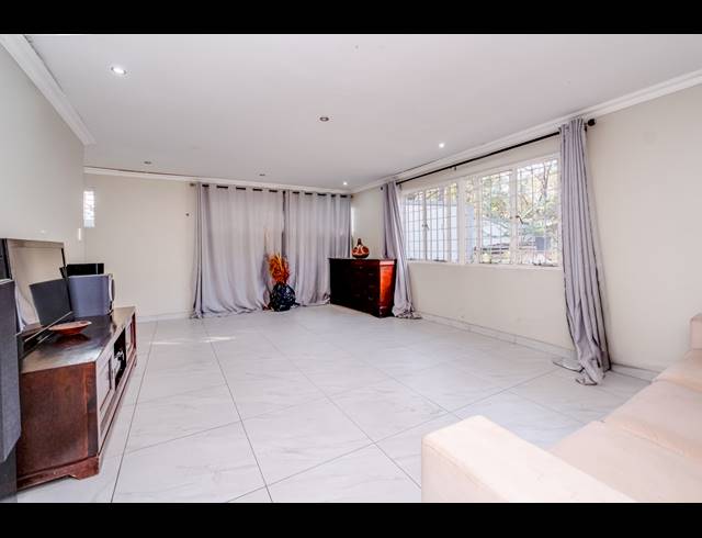 1,907M² VACANT LAND FOR SALE IN BRYANSTON